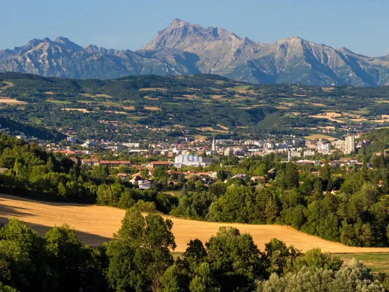 Justine Eyriey avocat Hautes france Alpes